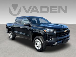 Used 2023 Chevrolet Colorado W/T video 1