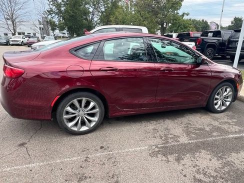 Used 2016 Chrysler 200 S w/ Navigation & Sound Group I FWD image 2