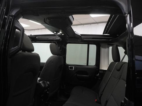 Used 2021 Jeep Wrangler Unlimited Sport w/ Sun And Sound Package AWD/4WD image 20