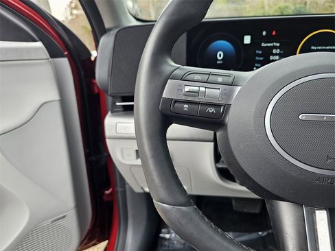 Certified 2025 Hyundai Kona Limited image 24