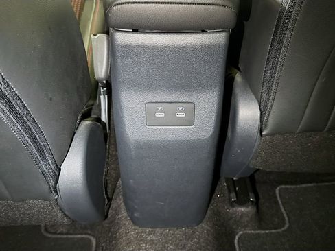 Used 2025 Nissan Kicks SR image 21