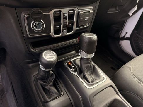 Used 2023 Jeep Wrangler Unlimited w/ 8.4" Radio Group image 19