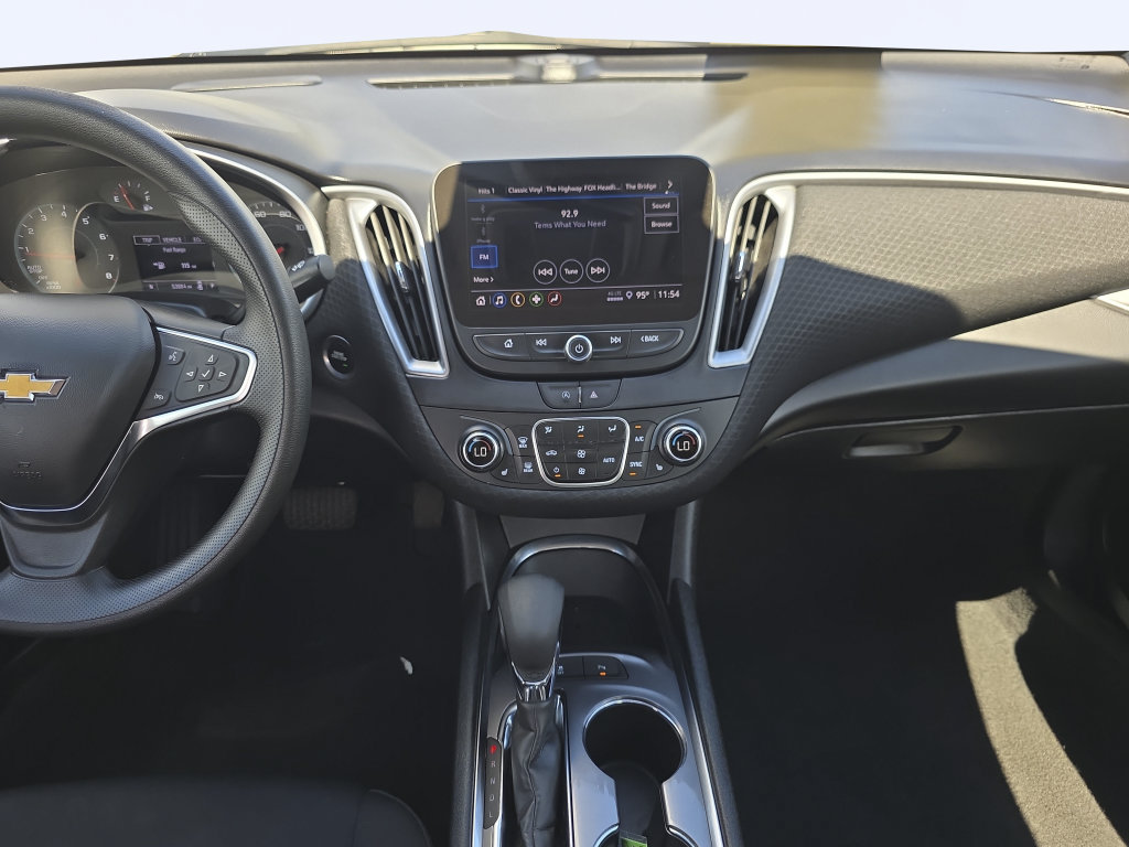 Used 2025 Chevrolet Malibu LT FWD image 15