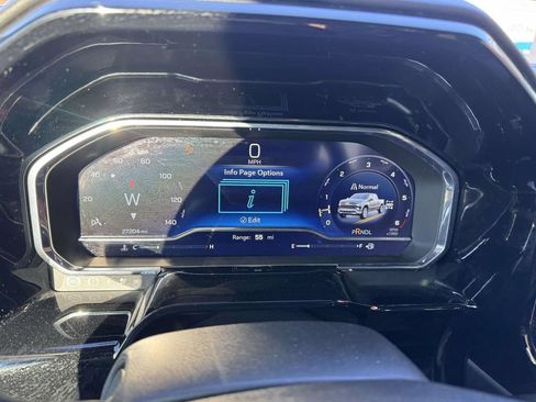 Used 2025 Chevrolet Silverado 1500 LT AWD/4WD image 24
