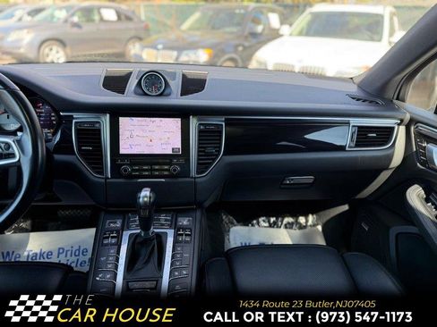 Used 2018 Porsche Macan S image 28
