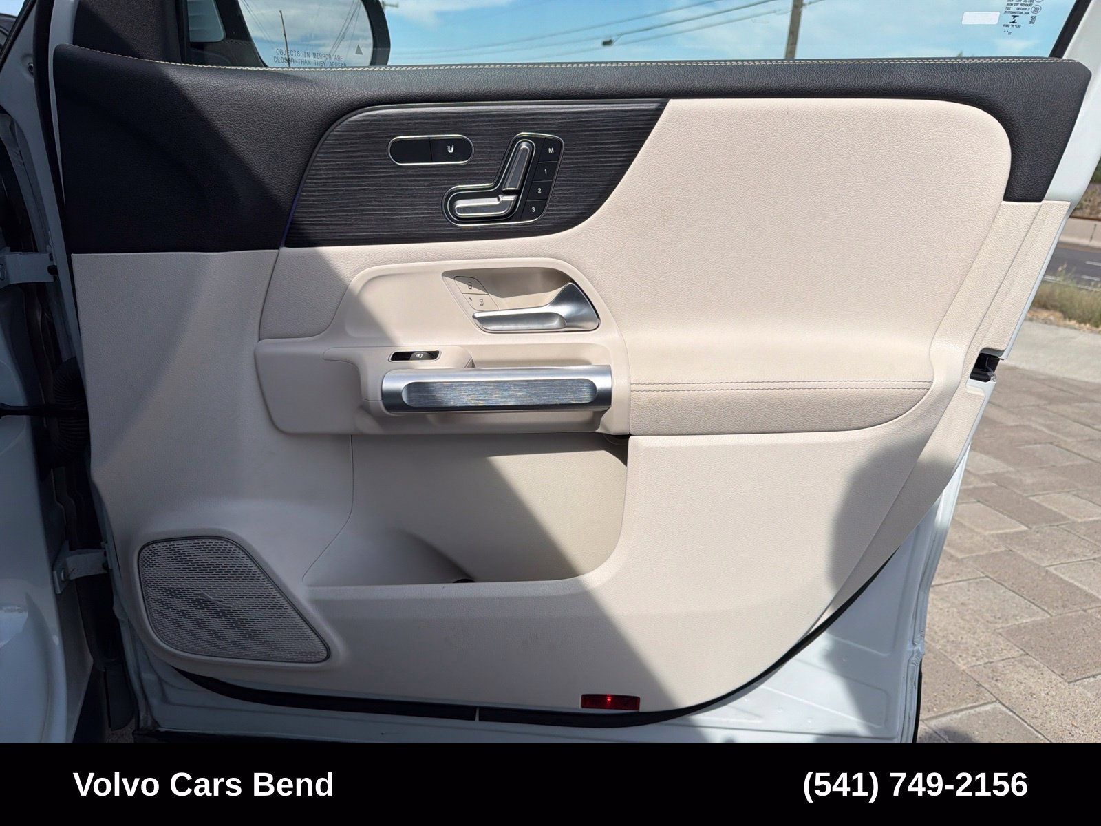 Used 2023 Mercedes-Benz EQB 300 4MATIC image 25