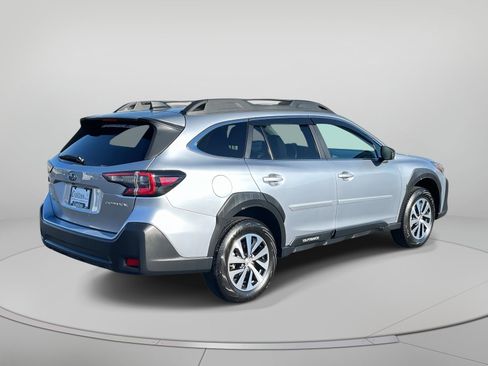 Used 2024 Subaru Outback Premium image 3