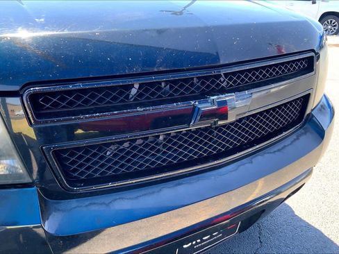 Used 2008 Chevrolet Suburban 2500 LT AWD/4WD image 28