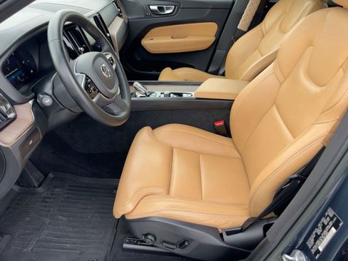 Used 2023 Volvo XC60 B5 Ultimate w/ Climate Package image 5