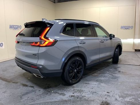 Used 2023 Honda CR-V Sport Touring image 3