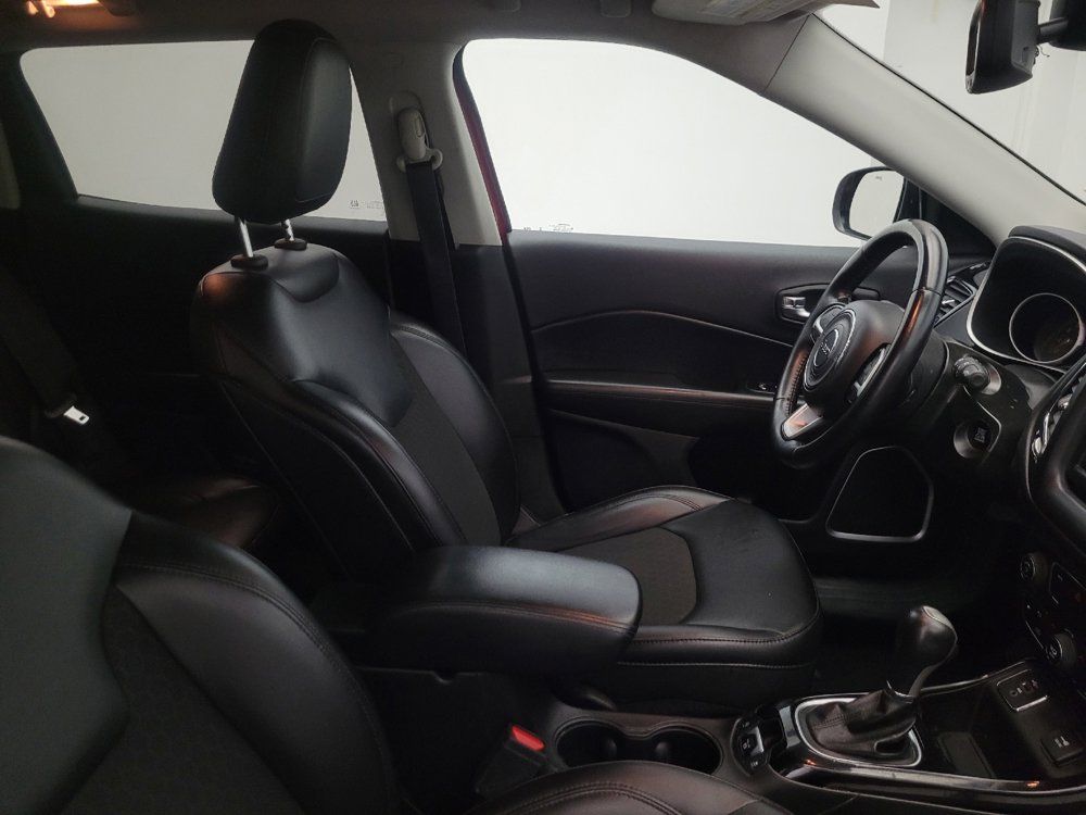 Used 2019 Jeep Compass Latitude FWD image 21