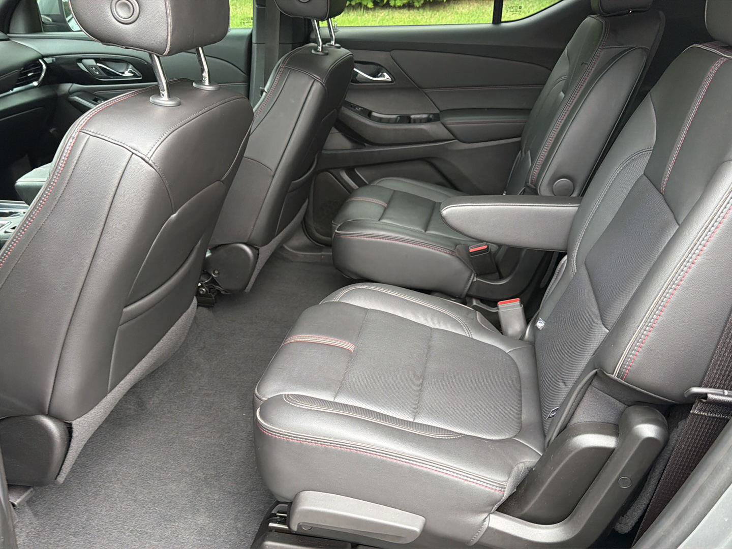 Used 2023 Chevrolet Traverse RS w/ LPO, Floor Liner Package FWD image 10