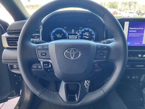 Used 2025 Toyota Camry XSE image 41