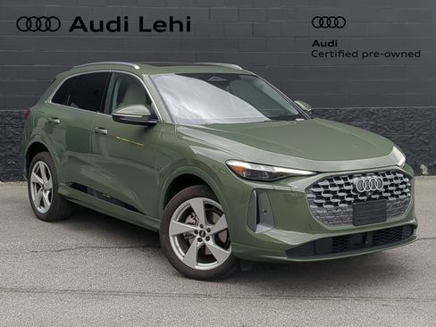 Used 2025 Audi Q5 Premium Plus w/ Premium Plus AWD/4WD image 1