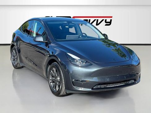 Used 2025 Tesla Model Y Long Range AWD/4WD image 1