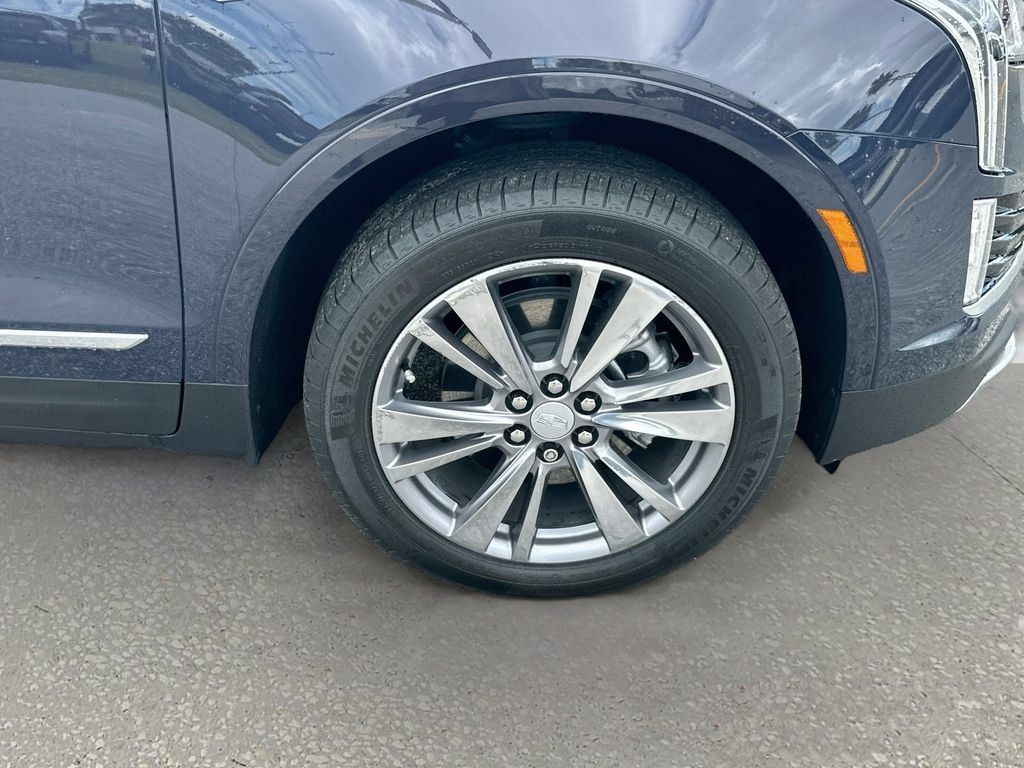 Used 2025 Cadillac XT5 Premium Luxury w/ LPO, Floor Liner Package FWD image 27