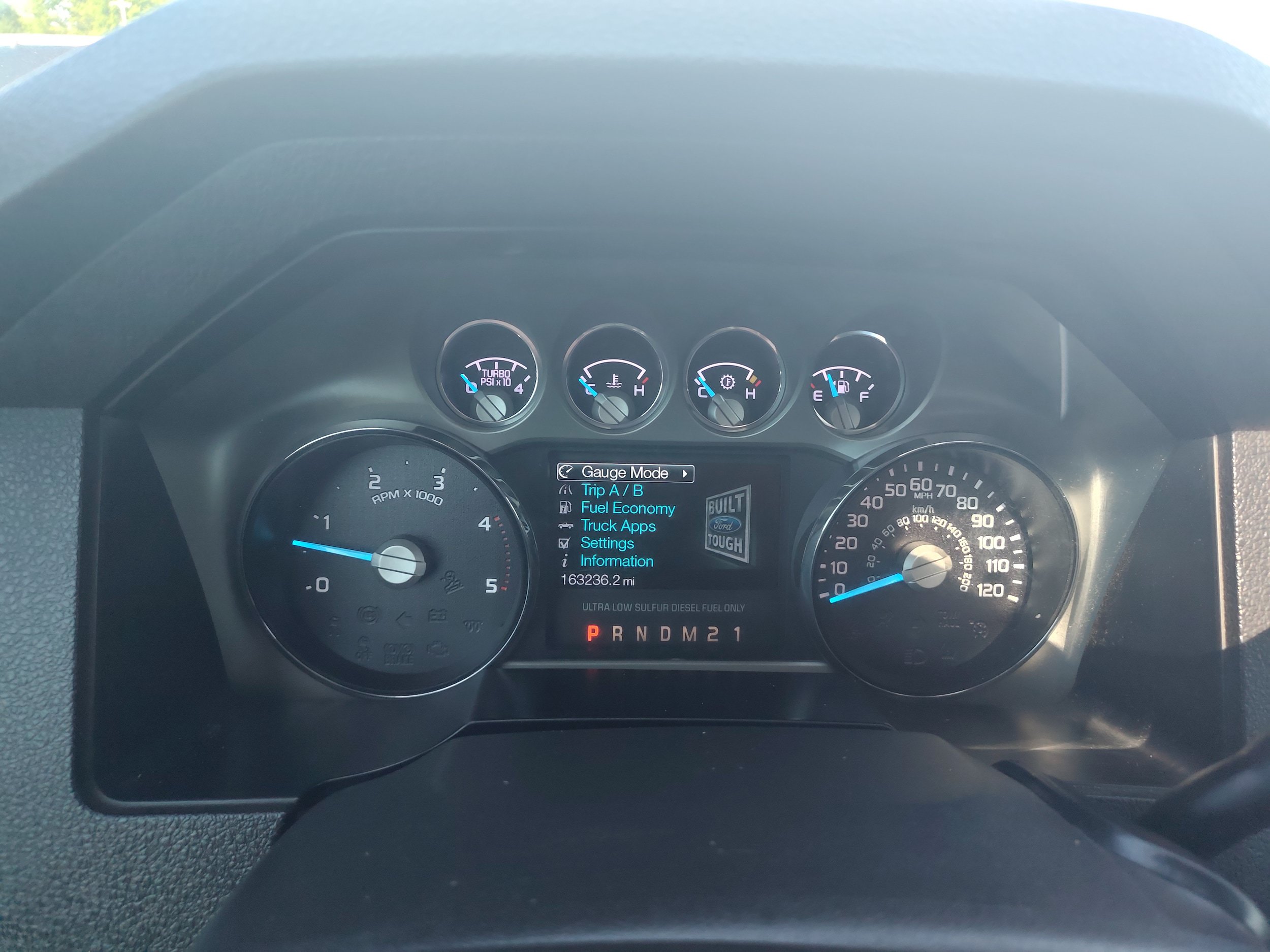 Used 2016 Ford F250 Platinum w/ Platinum Package AWD/4WD image 10