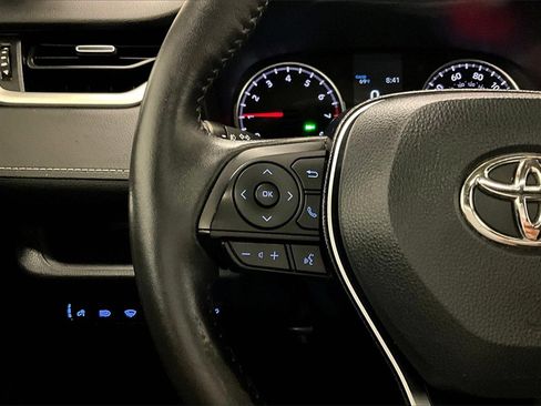 Used 2021 Toyota RAV4 XLE Premium image 11