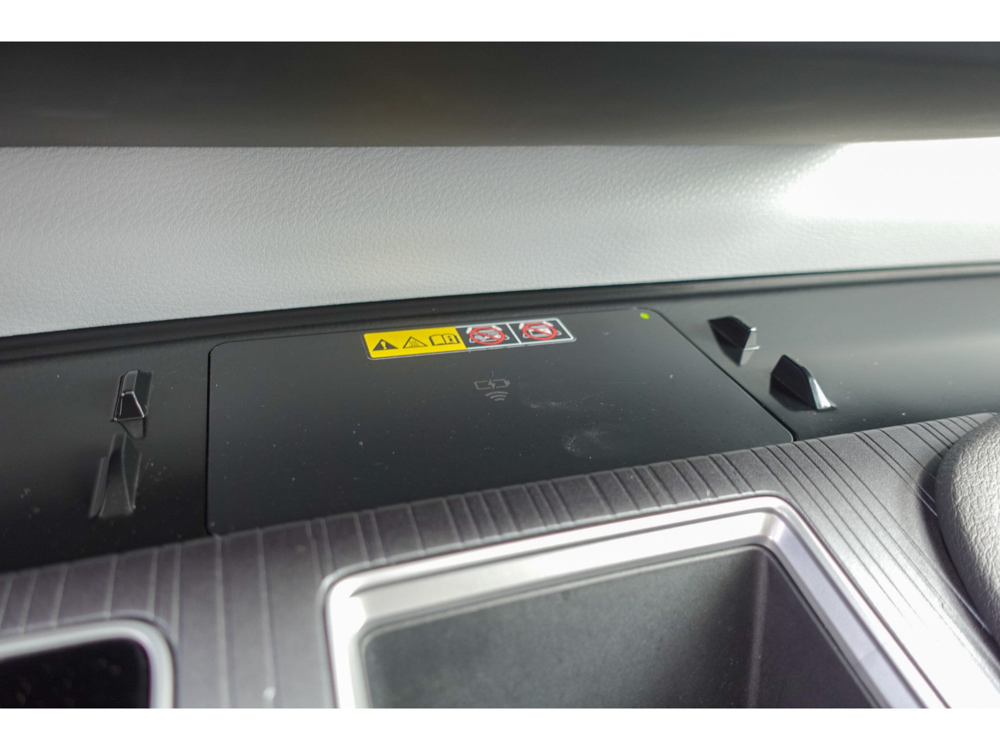 Certified 2025 Toyota Sienna XLE FWD image 20