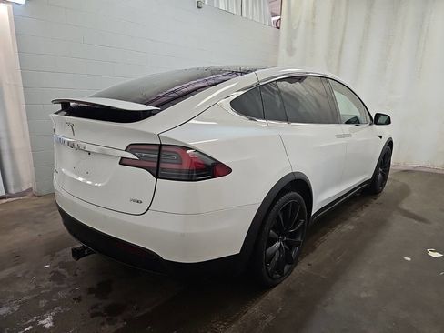 Used 2017 Tesla Model X 75D image 3