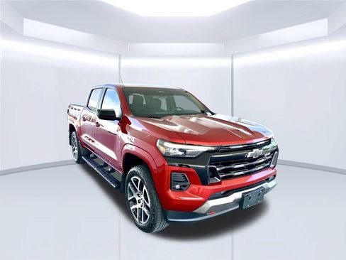 Used 2024 Chevrolet Colorado Z71 w/ Z71 Convenience Package 2 AWD/4WD image 4