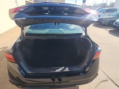 Used 2025 Nissan Altima 2.5 SV image 12