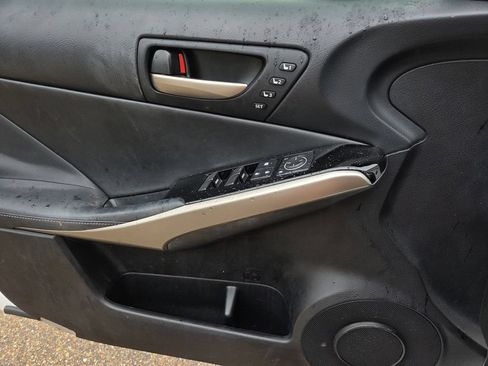 Used 2019 Lexus IS 300 w/ Navigation Package RWD image 20