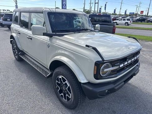 New 2026 Ford Bronco Outer Banks image 3