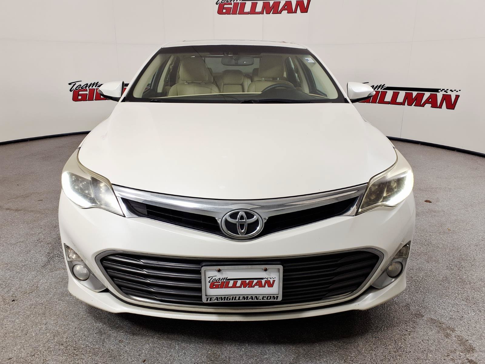 Used 2013 Toyota Avalon Limited FWD image 2