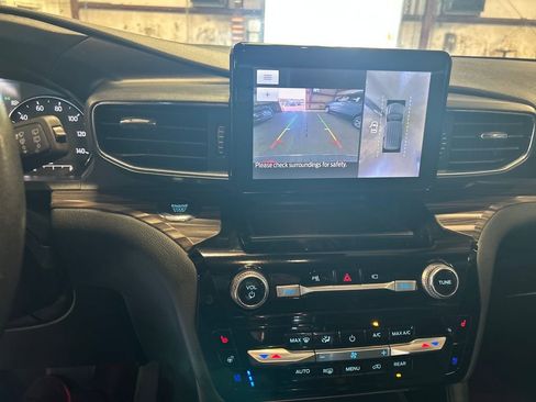 Used 2023 Ford Explorer Limited w/ Equipment Group 301A image 19