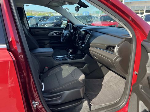 Used 2021 Chevrolet Traverse LT image 29