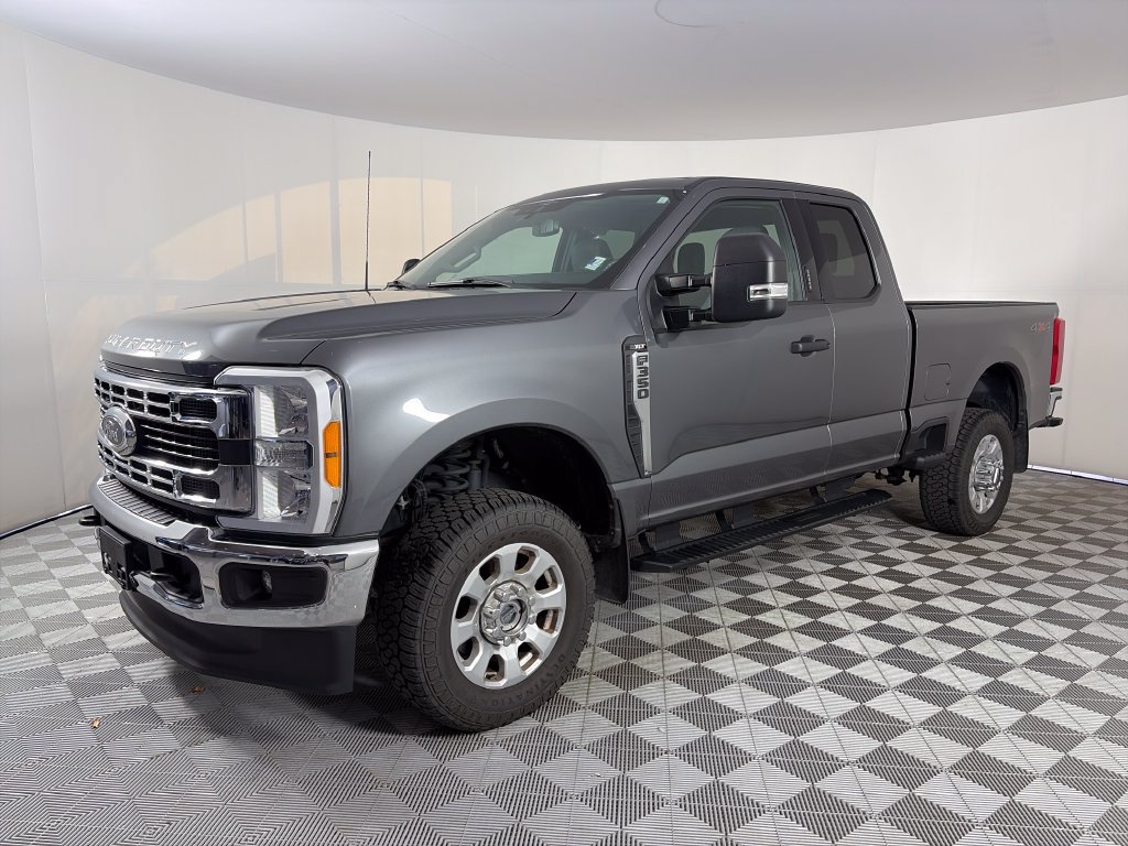 Used 2023 Ford F350 XLT AWD/4WD image 3