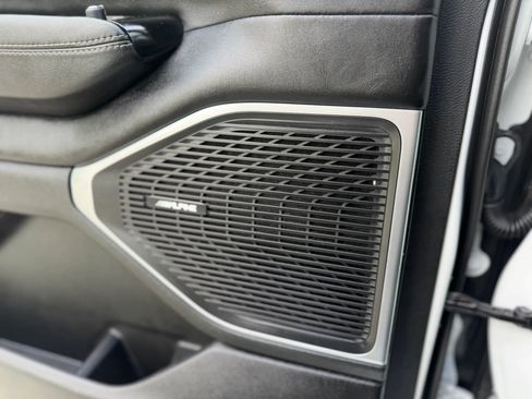 Used 2024 Jeep Wagoneer Series II w/ Flexible Seating Group image 21