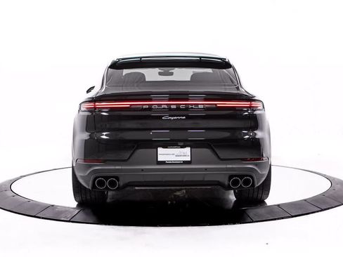 Certified 2026 Porsche Cayenne E-Hybrid Coupe AWD/4WD image 6