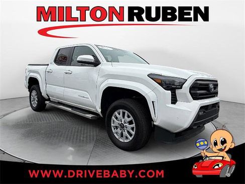 Certified 2024 Toyota Tacoma SR5 image 1