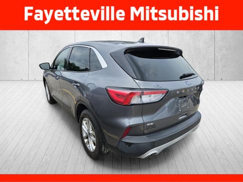 Used 2022 Ford Escape SE FWD image 9