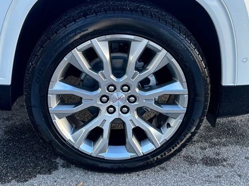 Used 2025 GMC Acadia Denali w/ Super Cruise Package image 9