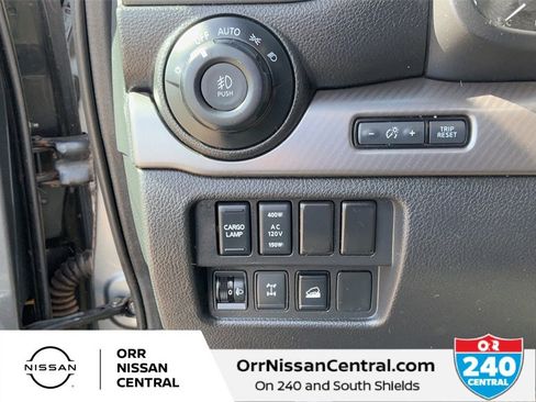 Used 2020 Nissan Titan PRO-4X w/ Pro-4x Convenience Package image 18