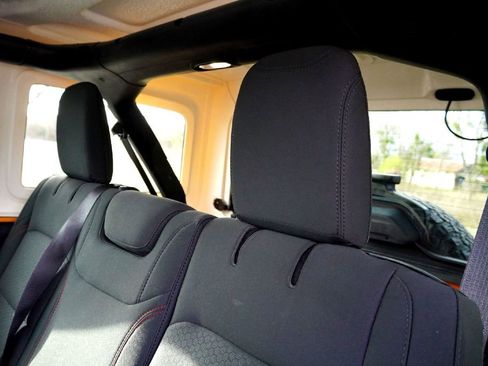 Used 2021 Jeep Wrangler Unlimited Rubicon image 30