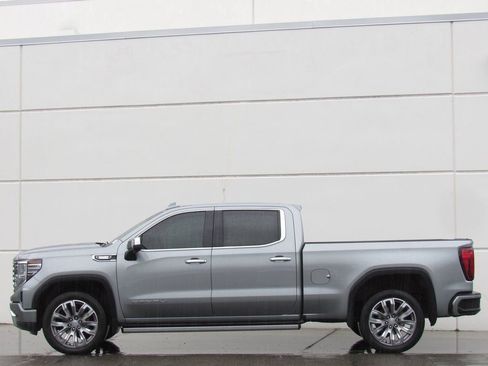 Used 2024 GMC Sierra 1500 Denali w/ Denali Reserve Package image 4