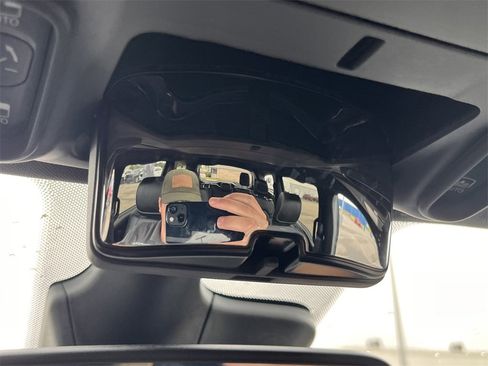 Used 2024 Chrysler Pacifica Touring-L w/ S Appearance Package image 33