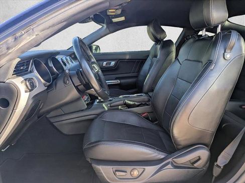 Used 2022 Ford Mustang GT Premium image 15