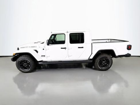 New 2025 Jeep Gladiator Sport image 4
