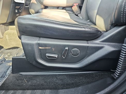 Used 2017 Ford F250 Lariat w/ Lariat Value Package AWD/4WD image 24