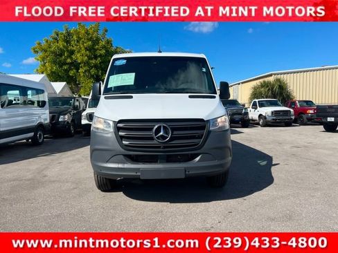 Used 2022 Mercedes-Benz Sprinter 1500 image 4