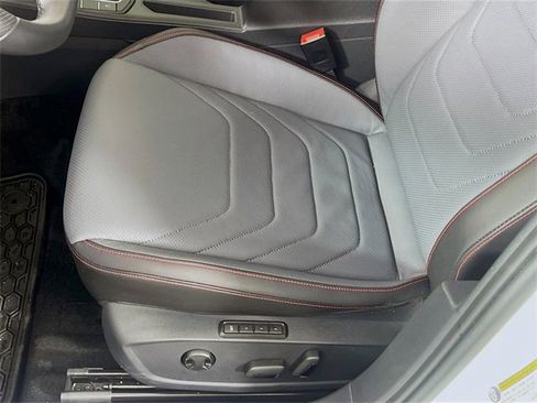 Used 2025 Volkswagen Jetta GLI Autobahn image 19