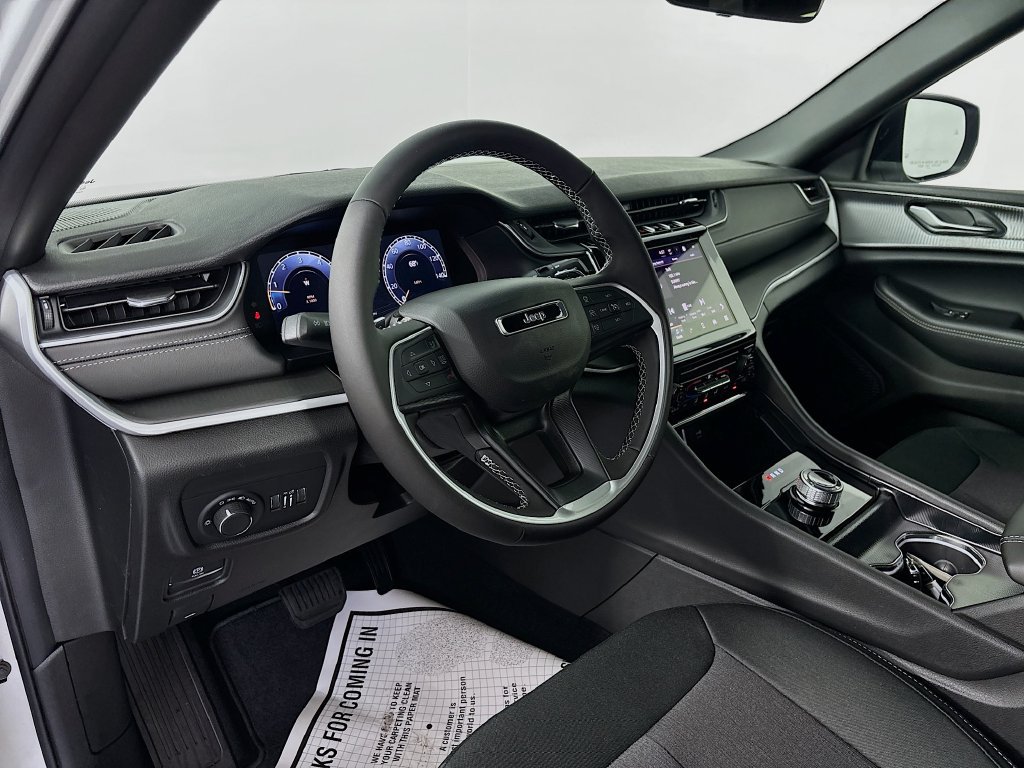 New 2026 Jeep Grand Cherokee Laredo AWD/4WD image 9