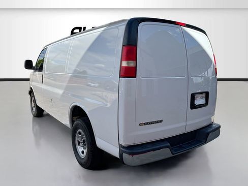 Used 2024 Chevrolet Express 2500 w/ Driver Convenience Package RWD image 5
