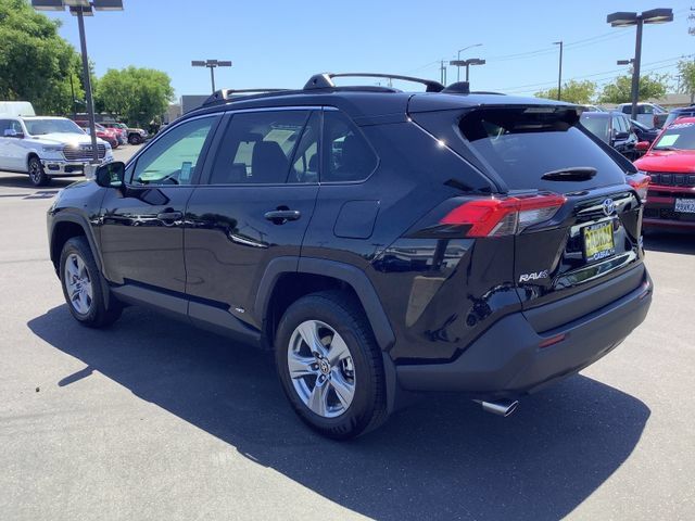 Used 2022 Toyota RAV4 XLE AWD/4WD image 21