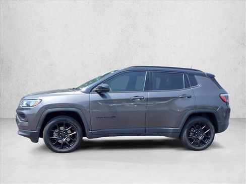 Used 2022 Jeep Compass Latitude AWD/4WD image 7